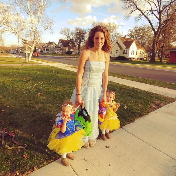 Meet your Posher, Betsy - Picture 2 of 2